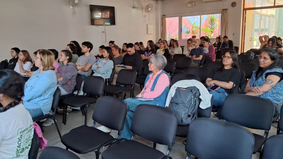 Estudiantes y docentes de Paysandú recibieron información sobre oportunidades educativas