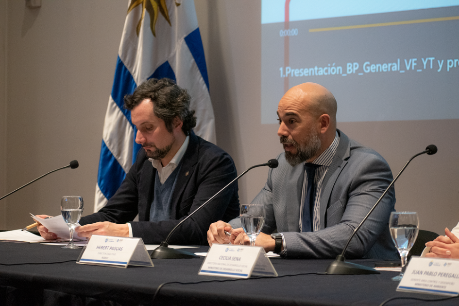 Presentación de las Buenas Prácticas de Uruguay en Torre Ejecutiva Presentación de las Buenas Prácticas de Uruguay en Torre Ejecutiva