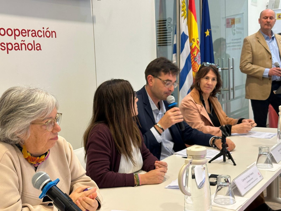 Intercambio sobre modelos de prevención y atención integral para mujeres en situación de violencia Intercambio sobre modelos de prevención y atención integral para mujeres en situación de violencia