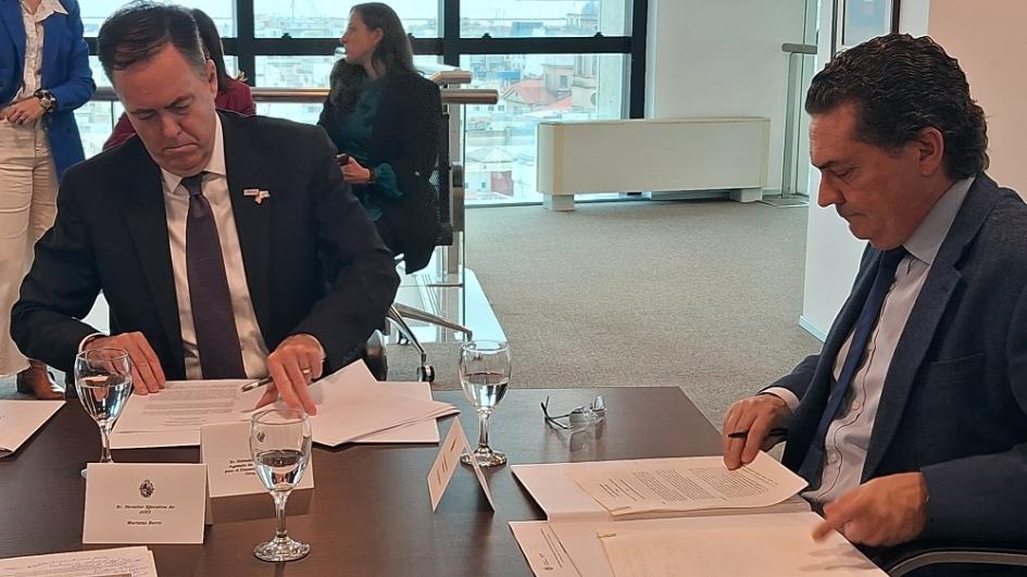 USAID y AUCI firman primer acuerdo de cooperación triangular USAID y AUCI firman primer acuerdo de cooperación triangular
