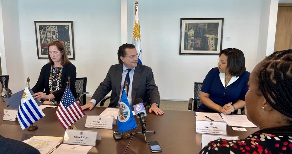 Firma de convenio entre OEA y AUCI en Torre Ejecutiva. Firma de convenio entre OEA y AUCI en Torre Ejecutiva.