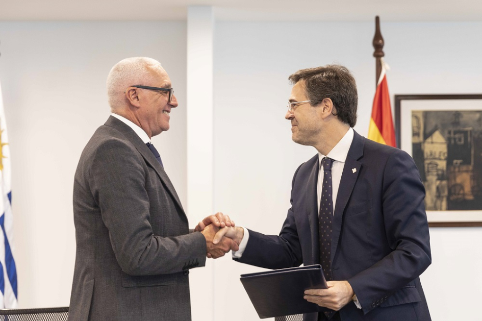 Firma del documento Alianza para el Desarrollo Sostenible Uruguay - España 2025-2030