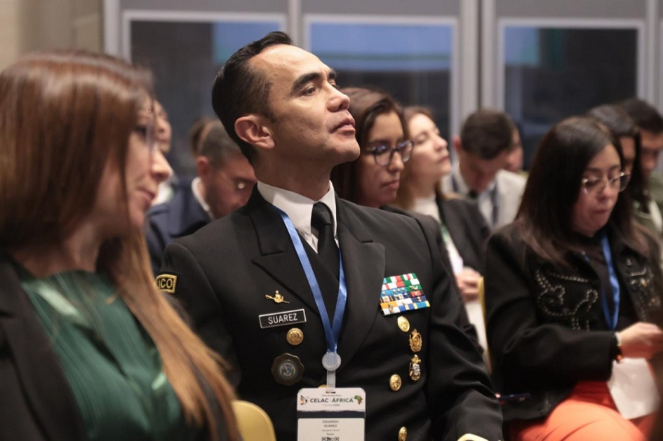 Panel 1: Construcción de paz desde un enfoque institucional y policial. Panel 1: Construcción de paz desde un enfoque institucional y policial.