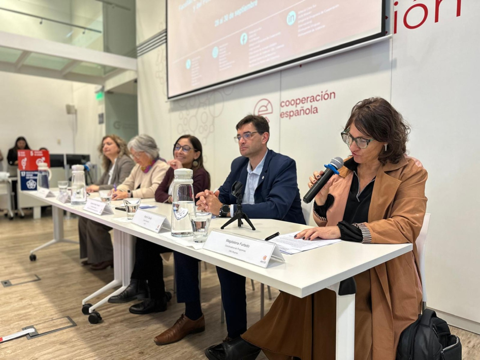 Intercambio sobre modelos de prevención y atención integral para mujeres en situación de violencia Intercambio sobre modelos de prevención y atención integral para mujeres en situación de violencia