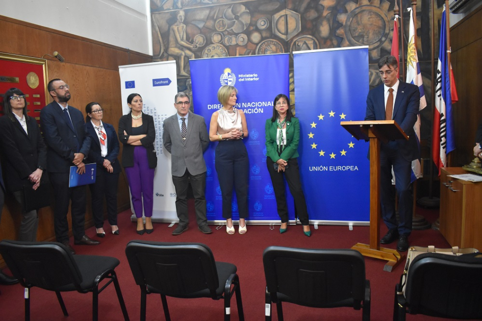 Entrega de certificados del curso Verificación documental en el marco del Punto Atenas Uruguay