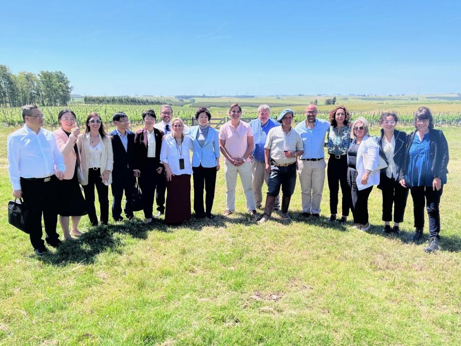 Autoridades y empresarios de San José recibieron a delegación de Chongqing 