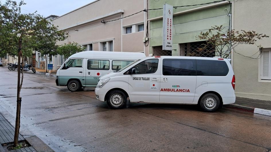 Dos de las 3 ambulancias donadas por Japón a la Intendencia de Lavalleja en años anteriores Dos de las 3 ambulancias donadas por Japón a la Intendencia de Lavalleja en años anteriores