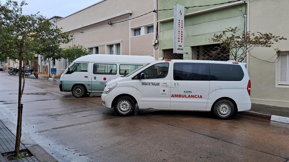 Dos de las 3 ambulancias donadas por Japón a la Intendencia de Lavalleja en años anteriores