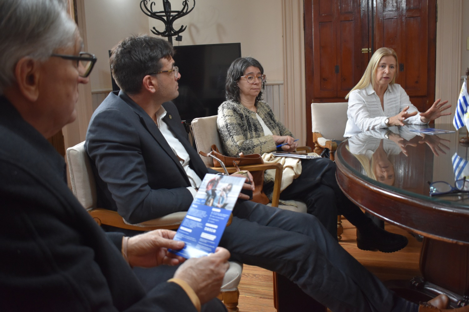 Reunión de equipos de la Intendencia de Treinta y Tres y AUCI