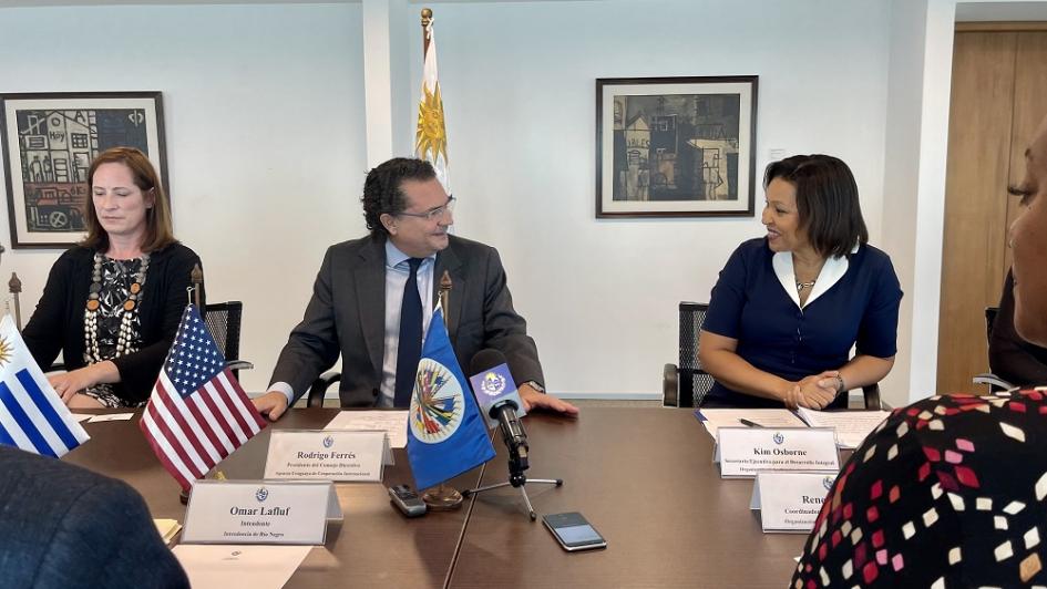 Firma de convenio entre OEA y AUCI en Torre Ejecutiva.