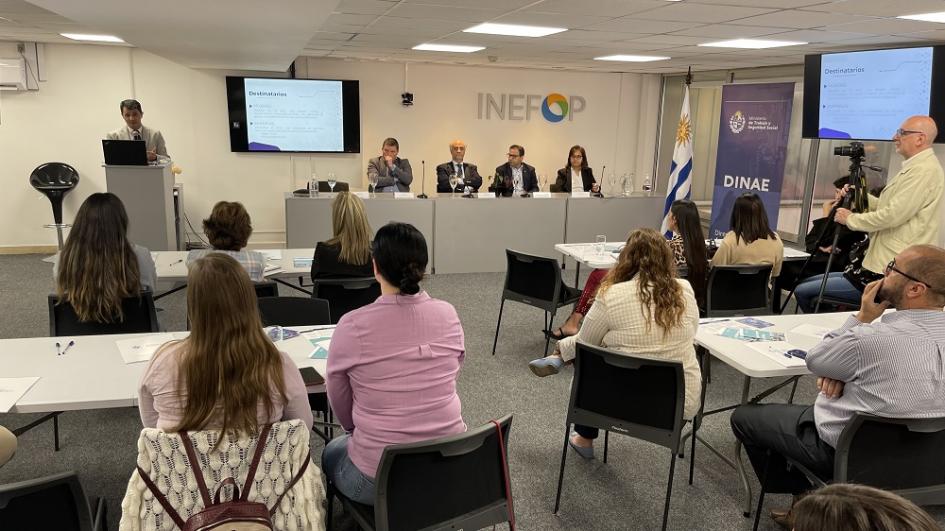 Lanzamiento en Montevideo del proyecto Mujeres en Tecnologías de la Información Lanzamiento en Montevideo del proyecto Mujeres en Tecnologías de la Información