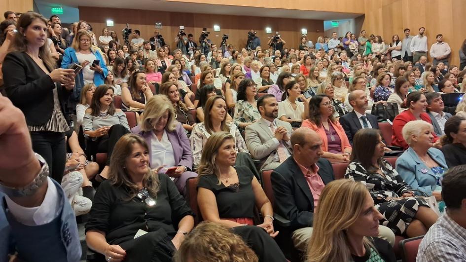 Día Internacional de las Mujeres Día Internacional de las Mujeres