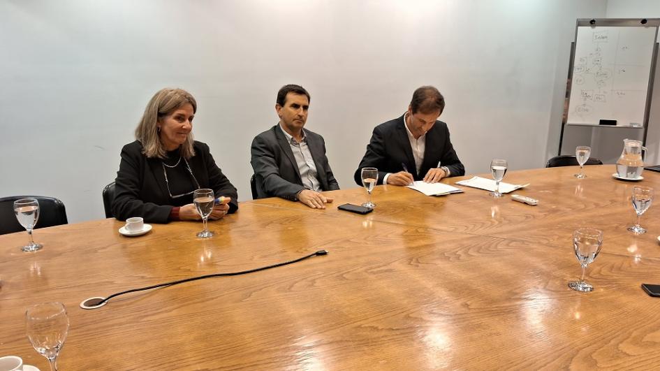 Intendencias de Rivera y Tacuarembó recibieron camiones en el marco de proyecto de economía circular Intendencias de Rivera y Tacuarembó recibieron camiones en el marco de proyecto de economía circular