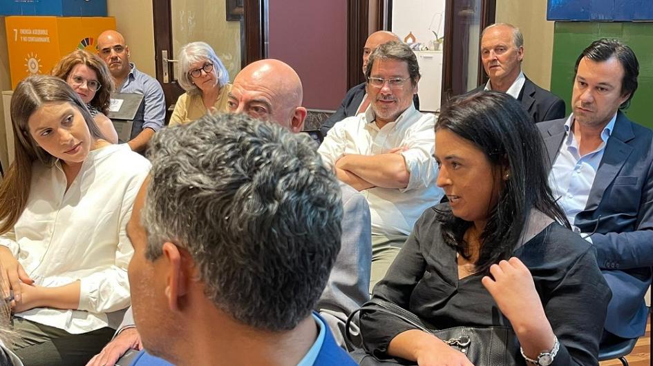 Reunión de representantes de AUCI, organismos internacionales e intendencias. Reunión de representantes de AUCI, organismos internacionales e intendencias.