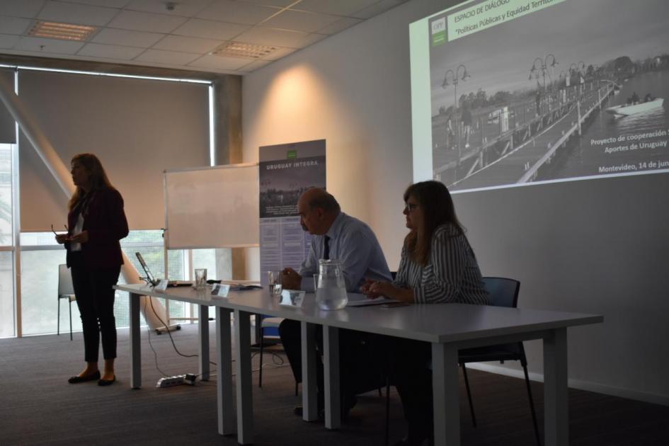 María de Barbieri, Pedro Apezteguía y Andrea Vignolo