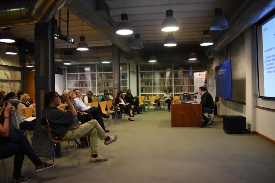 seminario sobre experiencias internacionales y desafíos locales para el cuidado de las personas en situación de dependencia