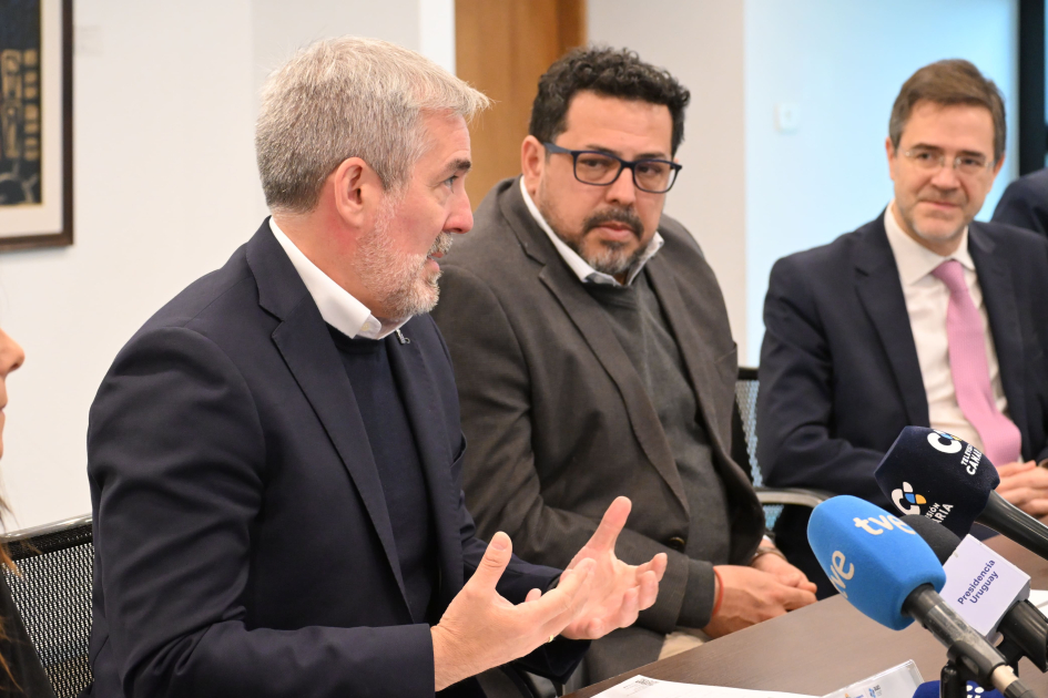Firma MOU Canarias y Uruguay Firma MOU Canarias y Uruguay