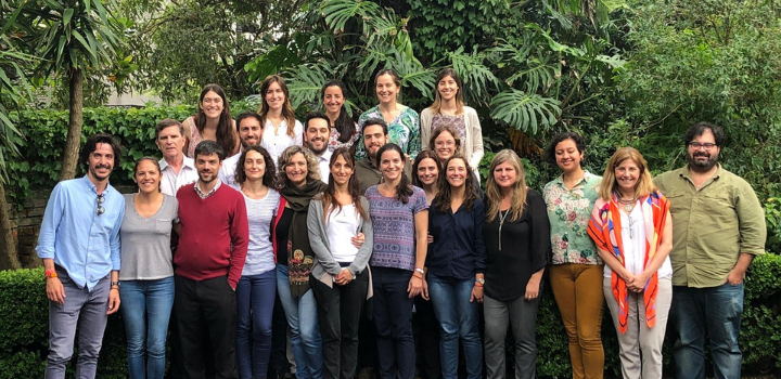 Equipo de la Agencia foto donde esta el equipo completo de la agencia uruguaya de cooperación internacional