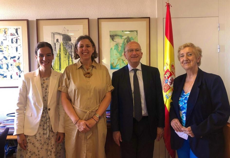 Representantes del CES y AUCI Representantes del CES y AUCI