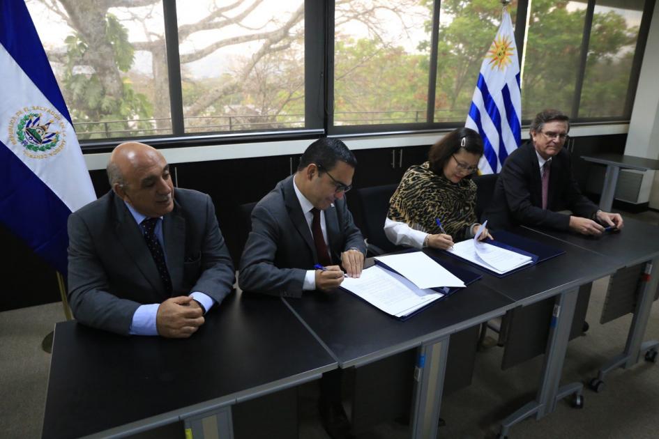 Comisión mixta Uruguay y El Salvador Comisión mixta Uruguay y El Salvador