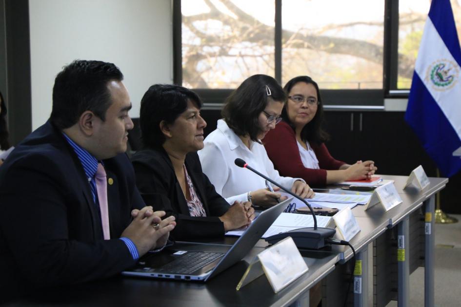 Comisión mixta Uruguay y El Salvador Comisión mixta Uruguay y El Salvador