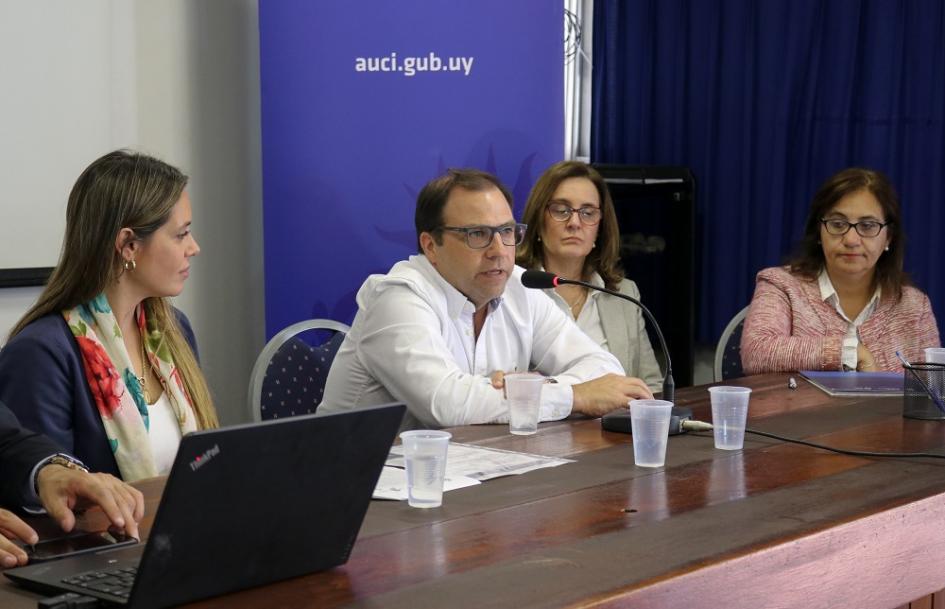 Lanzamiento en Salto del proyecto Mujeres en el sector de las tecnologías de la información