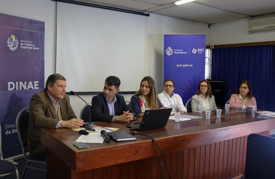 Lanzamiento en Salto del proyecto Mujeres en el sector de las tecnologías de la información Lanzamiento en Salto del proyecto Mujeres en el sector de las tecnologías de la información