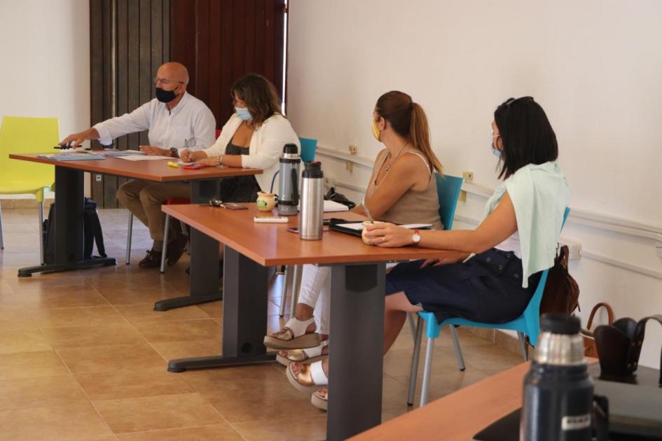 eunión de trabajo con el equipo de la intendencia de Treinta y Tres eunión de trabajo con el equipo de la intendencia de Treinta y Tres