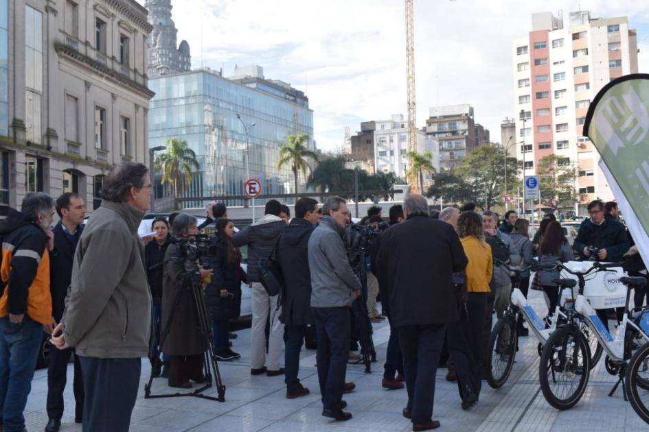 Momentos antes de la presentación oficial