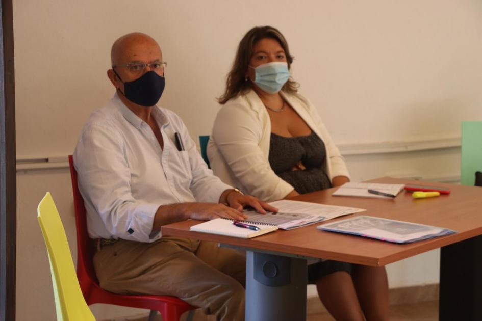 Mariano Berro, director ejecutivo de AUCI y Carolilna Ferreira, asistente prinicipal. Mariano Berro, director ejecutivo de AUCI y Carolilna Ferreira, asistente prinicipal.