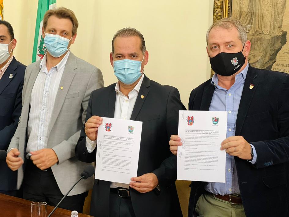 Acto de firma de hermanamiento entre Florida y Aguascalientes Acto de firma de hermanamiento entre Florida y Aguascalientes