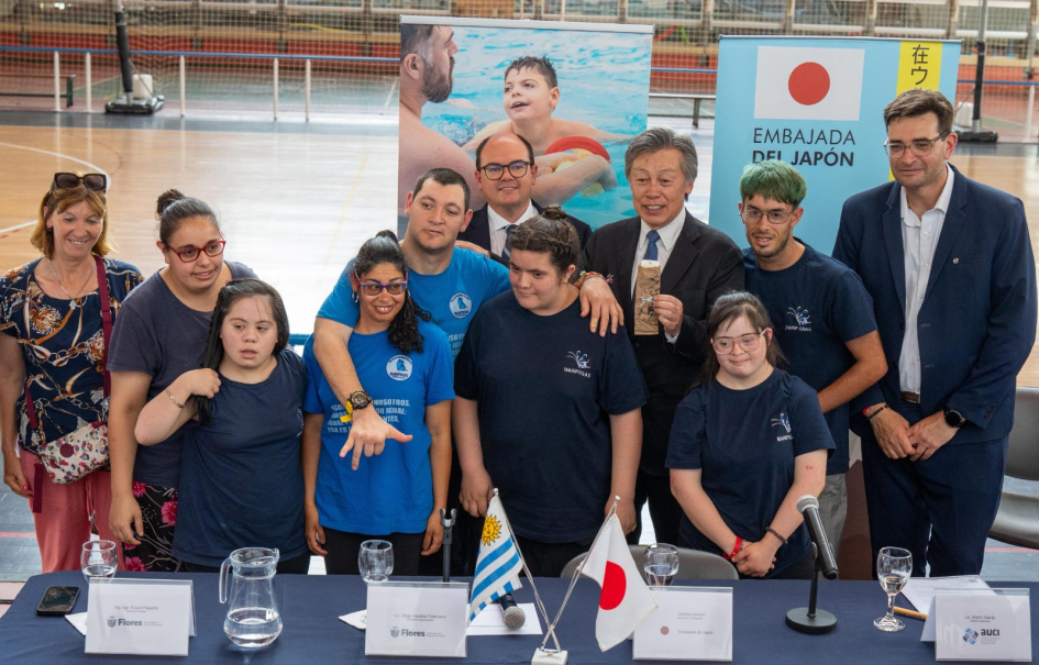 Entrega de vehículo en el Centro de Rehabilitación Sakura