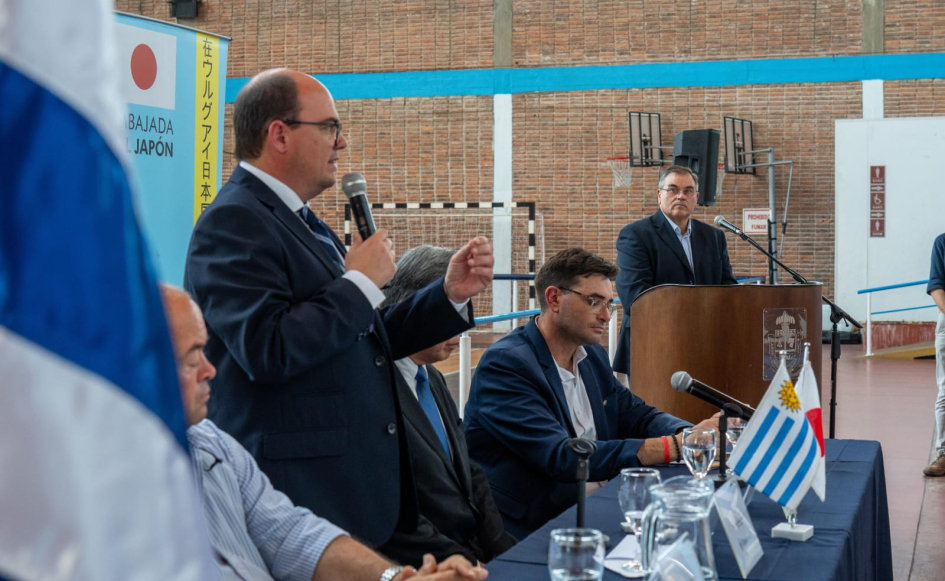 Entrega de vehículo en el Centro de Rehabilitación Sakura