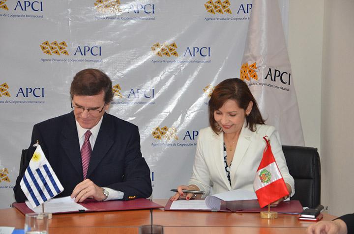 Agencias de Perú y Uruguay firmaron Memorándum para fortalecer su cooperación