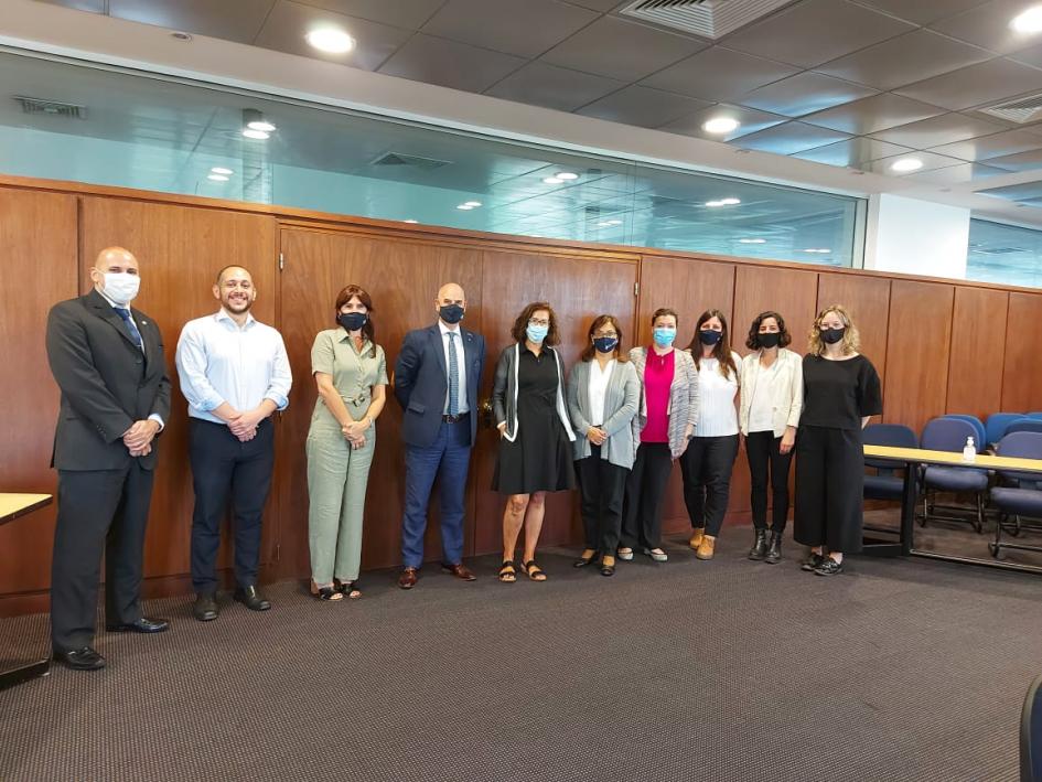 Delegación Euskadi-Mercosur en Buenos Aires con equipo de trabajo de la Cámara de Industrias