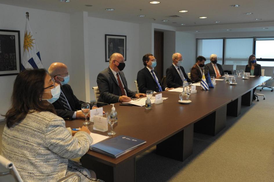Uruguay y Unión Europea firman acuerdo para dar respuesta a los desafíos del Desarrollo en Transició Uruguay y Unión Europea firman acuerdo para dar respuesta a los desafíos del Desarrollo en Transició