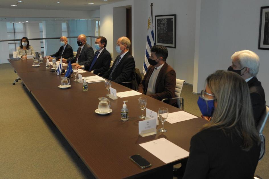 Uruguay y Unión Europea firman acuerdo para dar respuesta a los desafíos del Desarrollo en Transició Uruguay y Unión Europea firman acuerdo para dar respuesta a los desafíos del Desarrollo en Transició