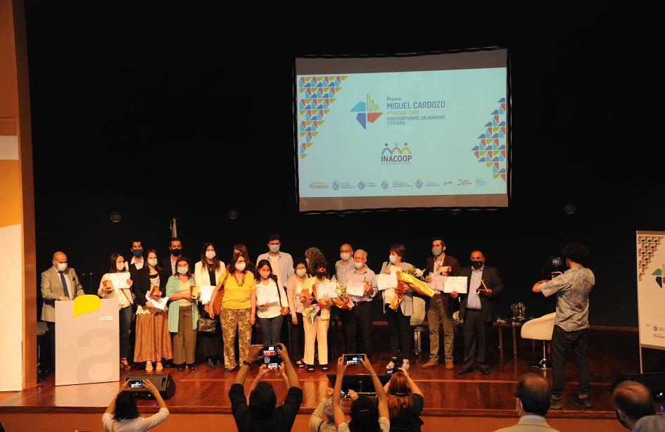 Entrega del Premio Miguel Cardozo Entrega del Premio Miguel Cardozo