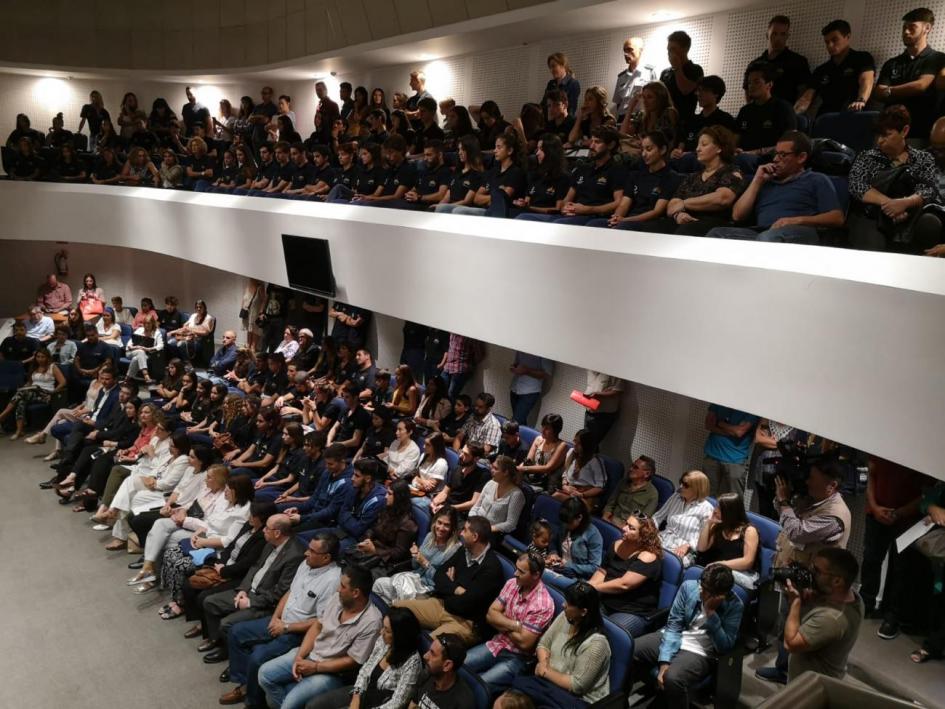 Despedida de deportistas que viajan a China salón de actos de presidencia con los deportistas que van de viaje