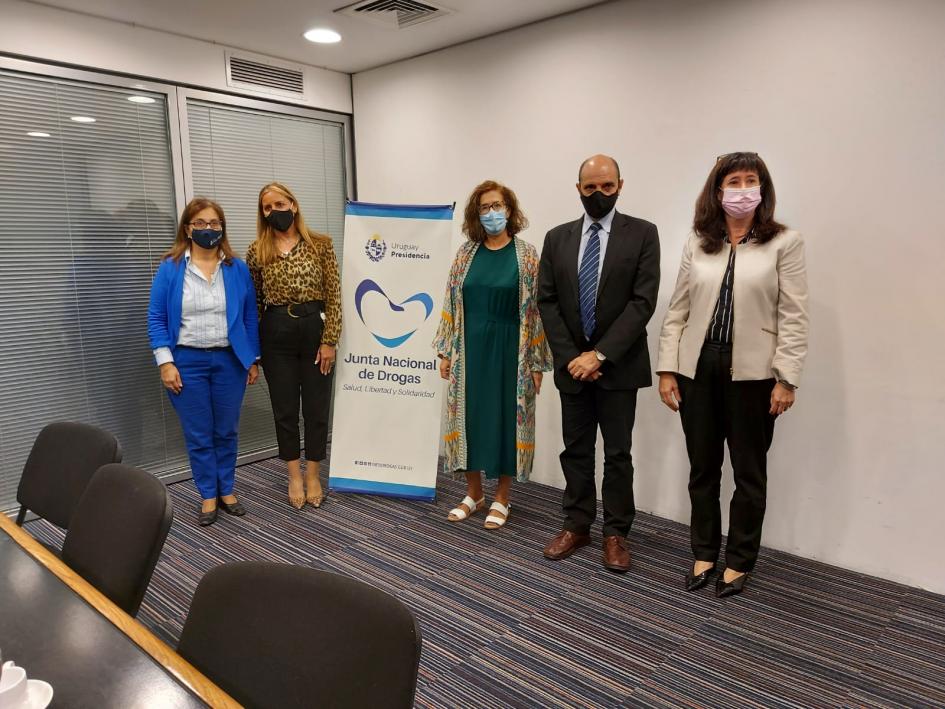 Delegación Euskadi-Mercosur en Buenos Aires con equipo de trabajo de la JND Delegación Euskadi-Mercosur en Buenos Aires con equipo de trabajo de la JND