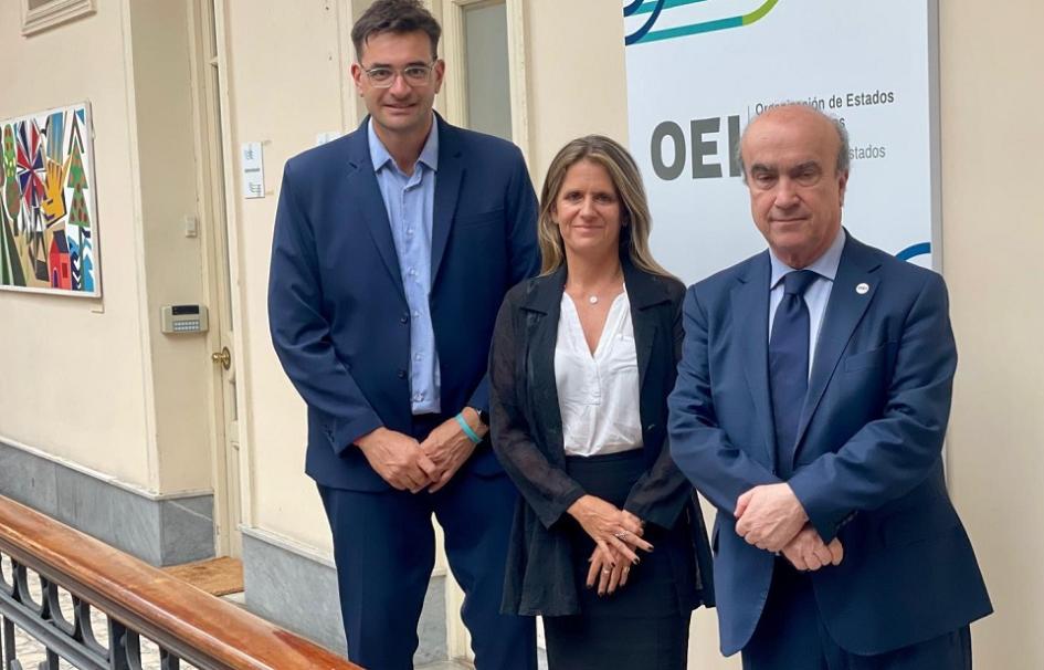 Martin Clavijo mantiene una reunión con OEI Martin Clavijo en la OEI