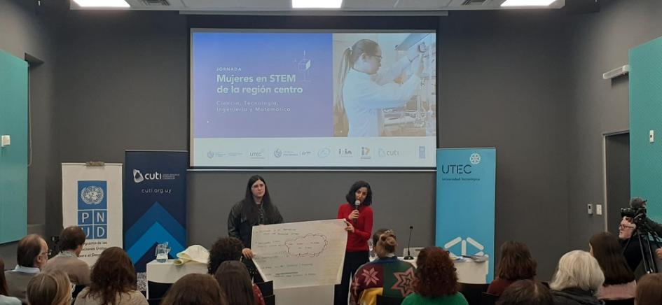 Mujeres en ciencia, tecnología, ingeniería y matemáticas Mujeres en ciencia, tecnología, ingeniería y matemáticas