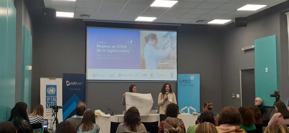 Mujeres en ciencia, tecnología, ingeniería y matemáticas Mujeres en ciencia, tecnología, ingeniería y matemáticas