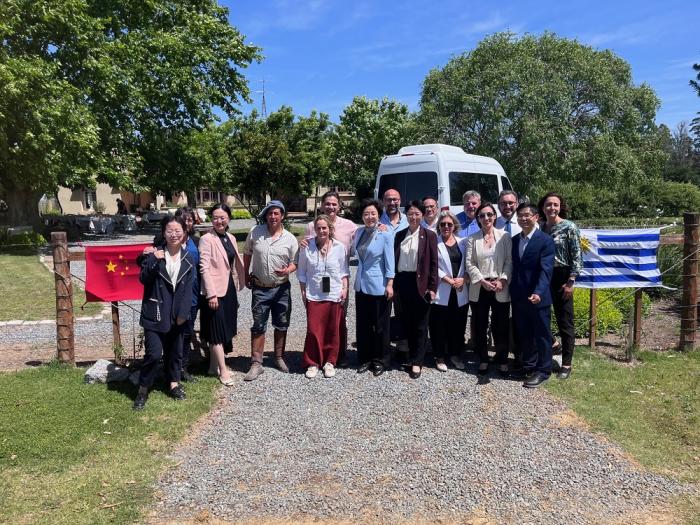 Autoridades y empresarios de San José recibieron a delegación de Chongqing.