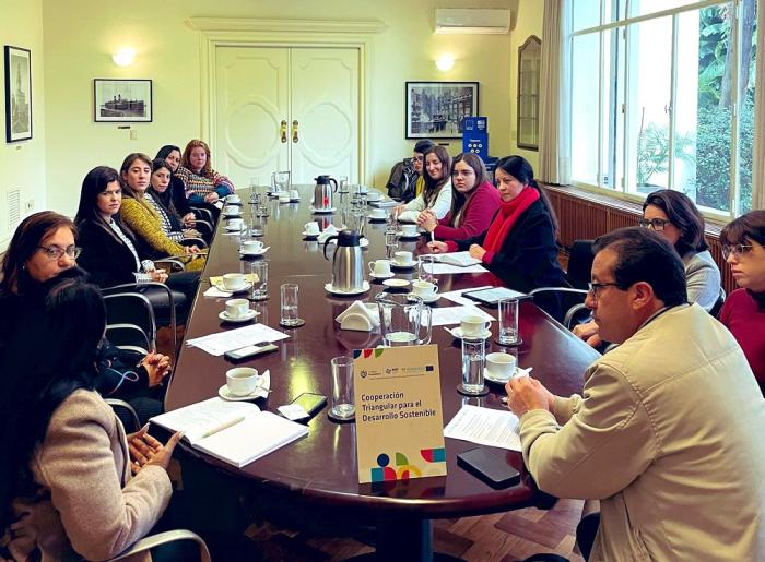 Reunión de cierre de misión de Colombia a Uruguay