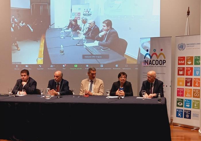 Diálogos sobre el futuro de Uruguay: “Nuevos escenarios para el Cooperativismo y la Economía Social” Diálogos sobre el futuro de Uruguay: “Nuevos escenarios para el Cooperativismo y la Economía Social”