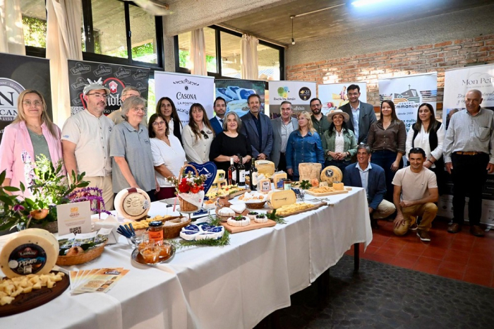 Presentación del proyecto "Rutas del Queso Colonia y Cotija" en Colonia Valdense