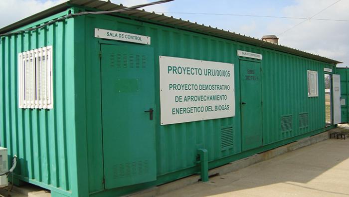 Visita al Relleno Sanitario “Las Rosas” en Maldonado en conjunto con la Cooperación Española Visita al Relleno Sanitario “Las Rosas” en Maldonado en conjunto con la Cooperación Española