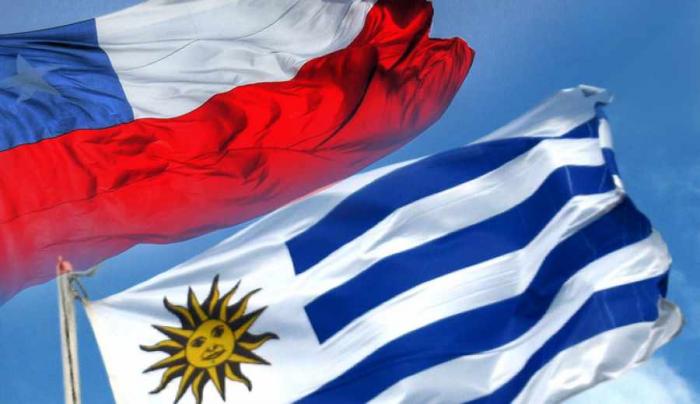 Banderas de Uruguay y Chile Banderas de Uruguay y Chile
