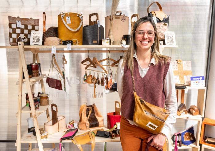 Artesana expone sus productos en Expo Prado 2022